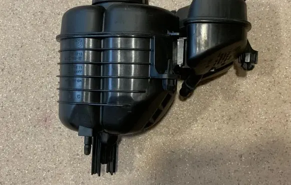 BMW 4 G22 G23 G24 G26 Coolant expansion tank/reservoir 8610652 8610653