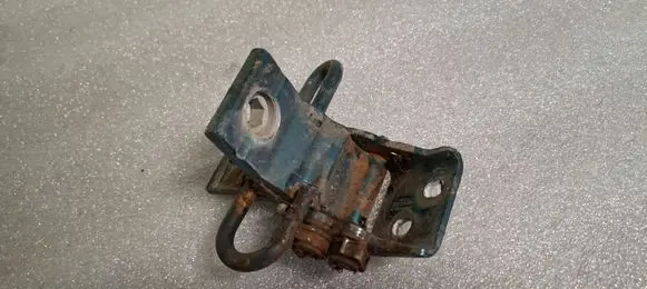 Audi 80 90 S2 B4 Front door lower hinge 893831411