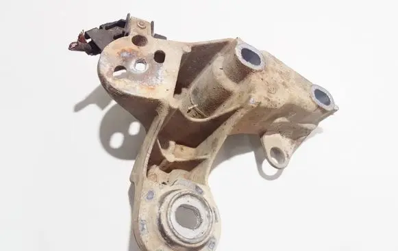 Audi A4 S4 B5 8D Engine mount bracket 8d0199352h