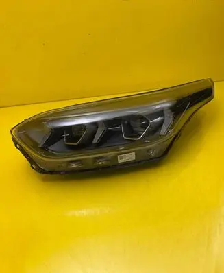 KIA Ceed Headlight/headlamp 92101J7500