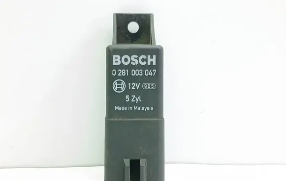 Volvo XC60 Glow plug pre-heat relay 0281003047