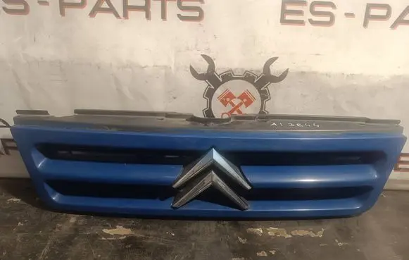 Citroen Jumper Front bumper upper radiator grill 1304699070