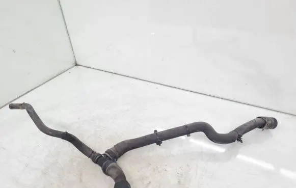 Mercedes-Benz B W245 Engine coolant pipe/hose 1320221