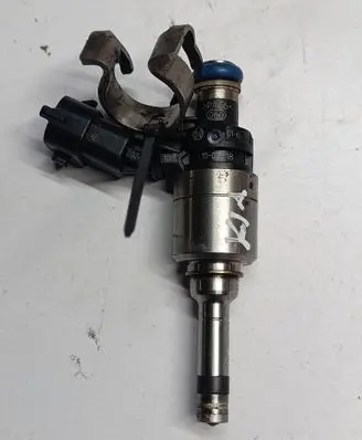 KIA Ceed Fuel injector 353102B110 B1129209 0261500100