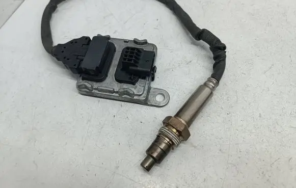 Mercedes-Benz E W213 Lambda probe sensor A0009058011 A3C0105750002 0009058011