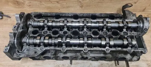 Volvo V70 Engine head 08687846 08687846006 08687846005