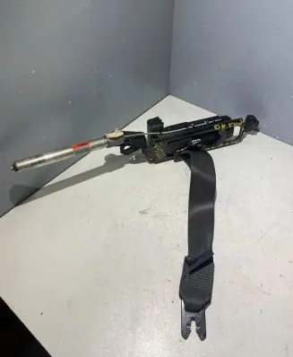 Volvo XC70 Front seatbelt 30661908