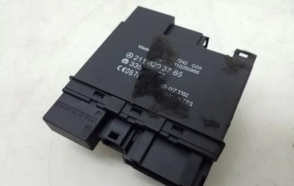 Mercedes-Benz CLS C219 Other relay A2118203785
