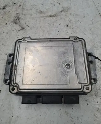Renault Scenic II - Grand scenic II Engine control unit/module 0281011390