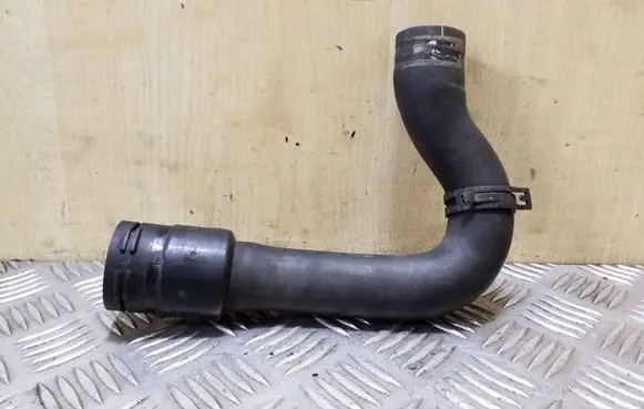 Audi A4 S4 B7 8E 8H Engine coolant pipe/hose 8E0121101AA