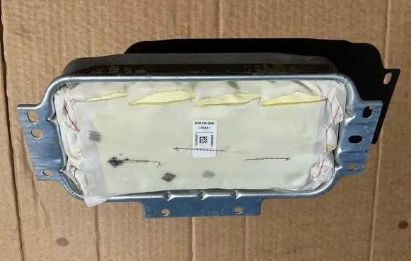 Mercedes-Benz GLS X166 Passenger airbag A166860240234 A1668602402