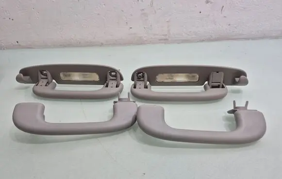 Mercedes-Benz ML W164 A set of handles for the ceiling 