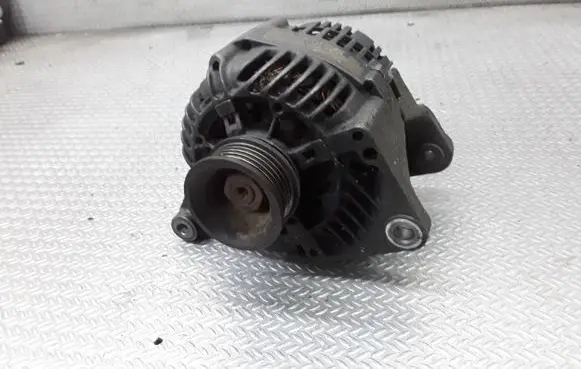 Audi A4 S4 B5 8D Generator/alternator 058903046E