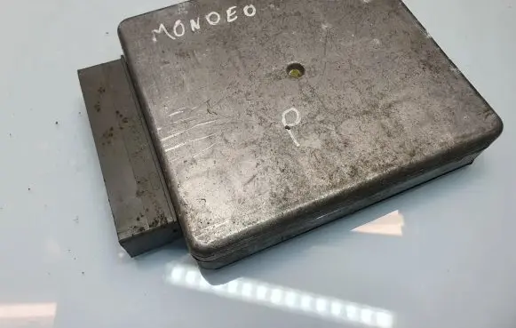 Ford Mondeo MK II Engine control unit/module 98BB12A650KG LP2310