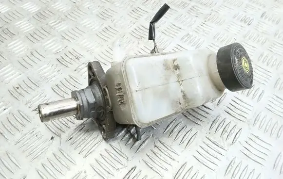 Toyota Yaris Master brake cylinder