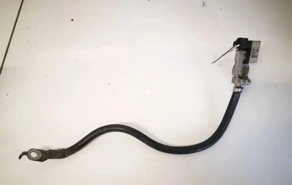 Ford Focus Positive cable (battery) av6n10c679bd
