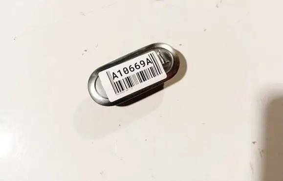 Front fender indicator light