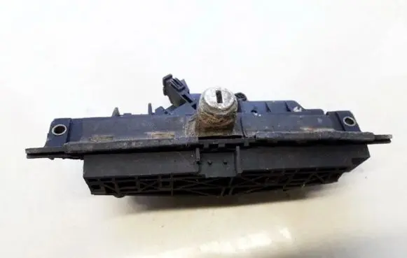 Audi A6 S6 C5 4B Tailgate exterior lock 4B0827565H 8D9827565H