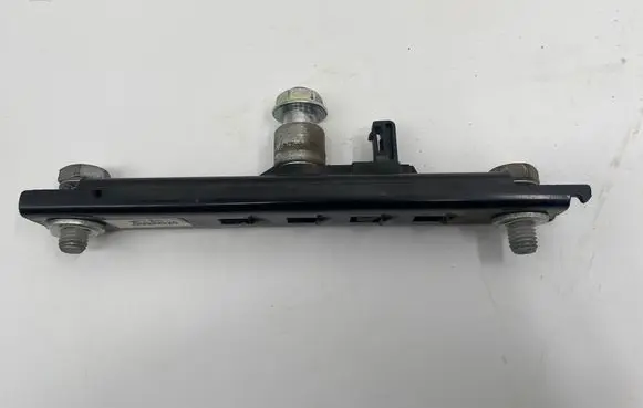 Iveco Daily 4th gen Seat belt adjustment rail 00039320 014200111