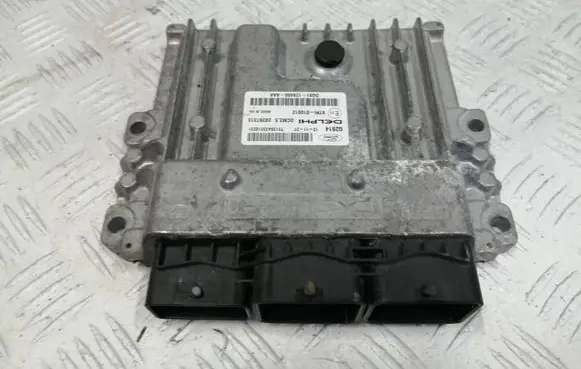 Ford Mondeo MK IV Engine control unit/module 28397313 97RI010012 DG9112A650AAA