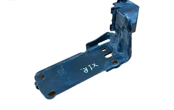 BMW X1 E84 Radiator mount bracket 51647117812 7117812 23781010