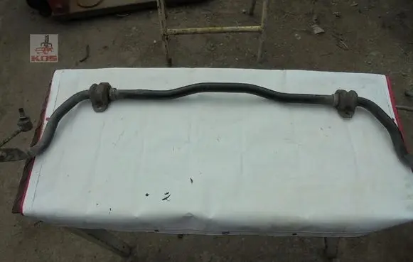 Hyundai Genesis Front anti-roll bar/sway bar