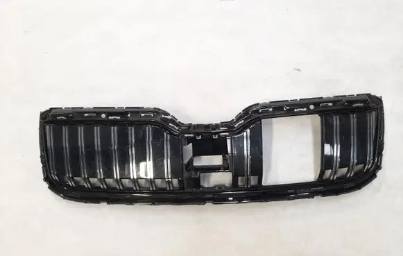 Front bumper upper radiator grill