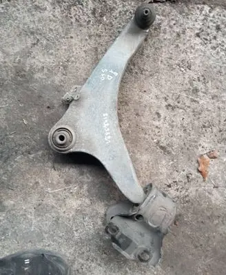 Volvo V60 Front lower control arm/wishbone 31429321