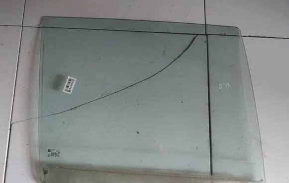 Opel Zafira A Rear door window glass AS2