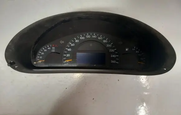 Mercedes-Benz C W203 Speedometer (instrument cluster) 87001411