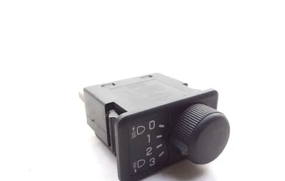 Nissan Almera Headlight level height control switch 37024A D64400