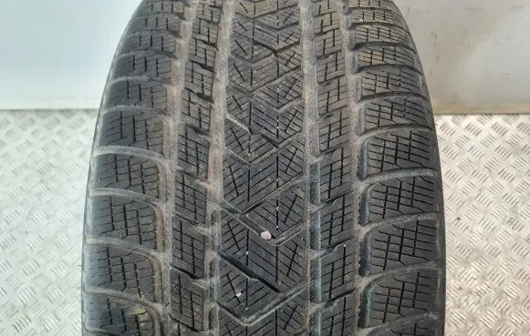 Volkswagen Touareg II R22 winter tire PIRELLI SCORPION 28535R22