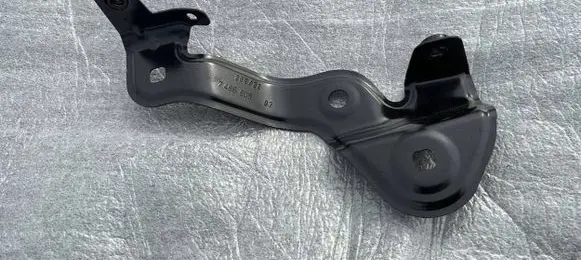 BMW 4 G22 G23 G24 G26 Fender mounting bracket 748680507