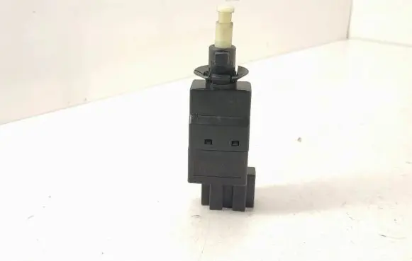 Mercedes-Benz E W211 Brake pedal sensor switch A0015454009 0015454009