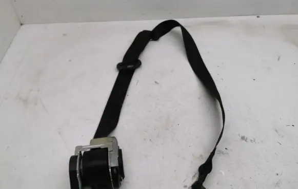 Mercedes-Benz B W245 Front seatbelt 1698603385