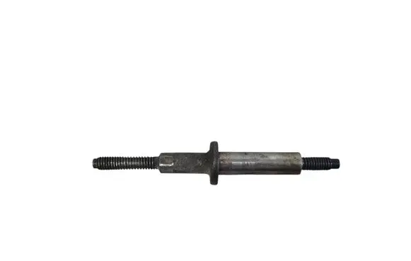 Mazda 6 Fuel Injector clamp holder 