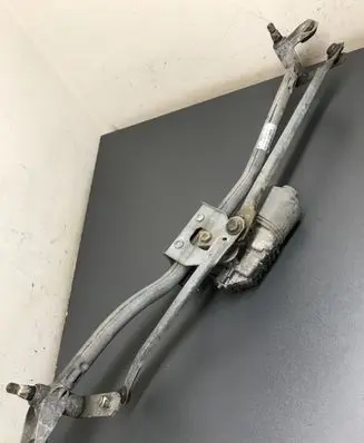 Audi A4 S4 B6 8E 8H Front wiper linkage and motor