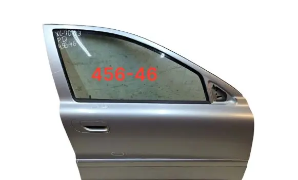 Volvo XC70 Front door