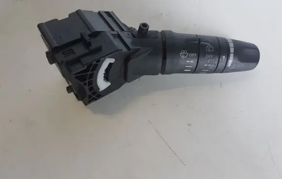 Nissan X-Trail T30 Wiper control stalk 8H905 2526P