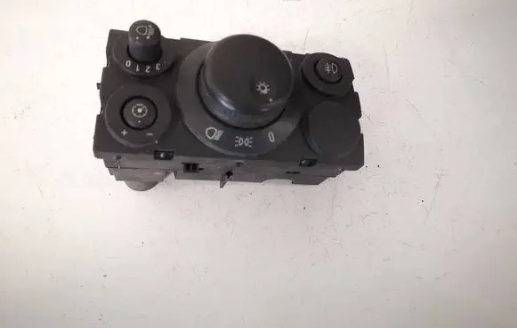 Opel Astra H Light switch 13100136