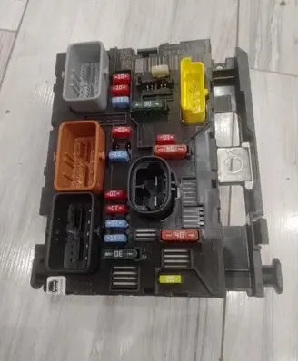 Peugeot 207 BSM Control unit 9661708280