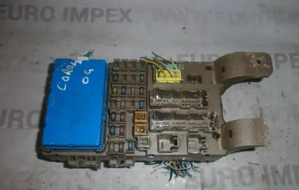 Toyota Corolla E120 E130 Comfort/convenience module 8264102040