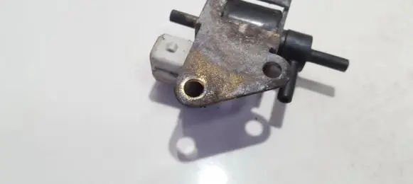 Renault Megane I Turbo solenoid valve