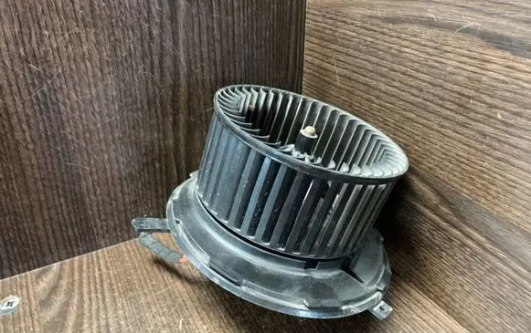Volkswagen Caddy Heater fan/blower 1K1819015