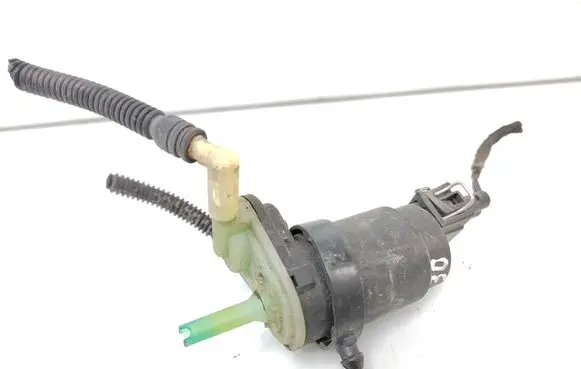 Opel Zafira B Windscreen/windshield washer pump 13248320
