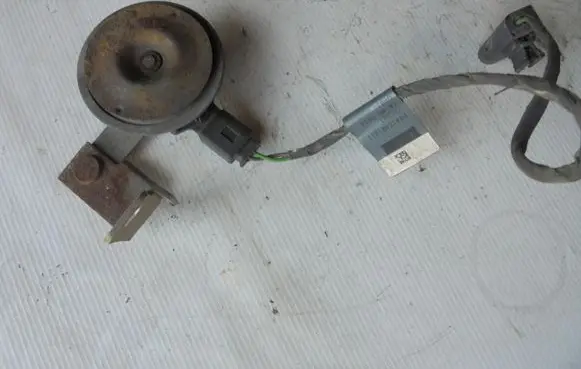 Mercedes-Benz Vito Viano W447 Horn signal A4475401011
