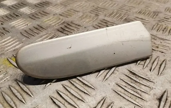 Mercedes-Benz C W203 Fender grill 2036904162