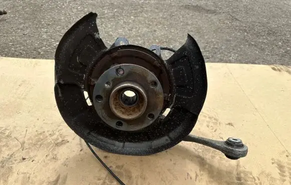BMW X5 E70 Rear wheel hub 6771962