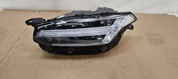 Volvo XC90 Headlight/headlamp 32420455
