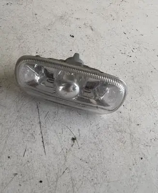 Audi A4 S4 B6 8E 8H Front fender indicator light 
